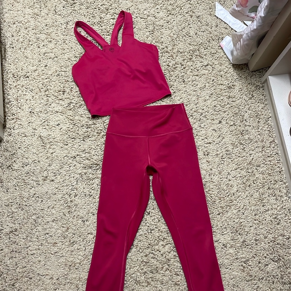 Alo size Medium set in Lipstick Red (leggings hemmed)